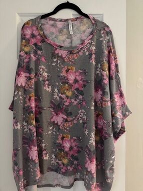 Dear Scarlett Gray Floral Dolman Tunic with Pink Accents